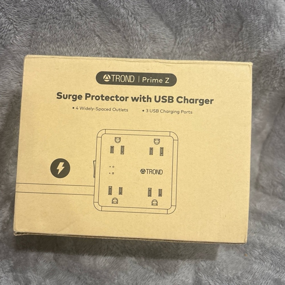 TROND‎ Surge Protector Power Strip with USB Ports, 5ft Flat Plug, 1440J, White